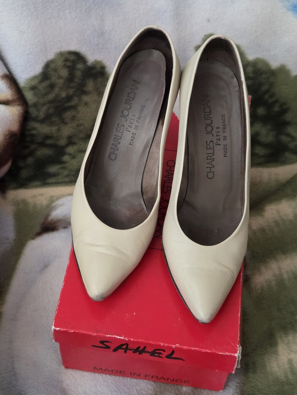 Charles Jourdan Heels 5.5